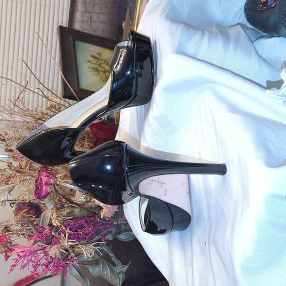 Jessica Simpson Sexy black patent leather heels - Picture 2 of 9